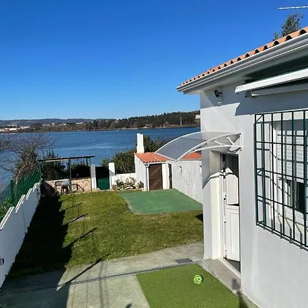 Casa A La Orilla Del Mar Neda